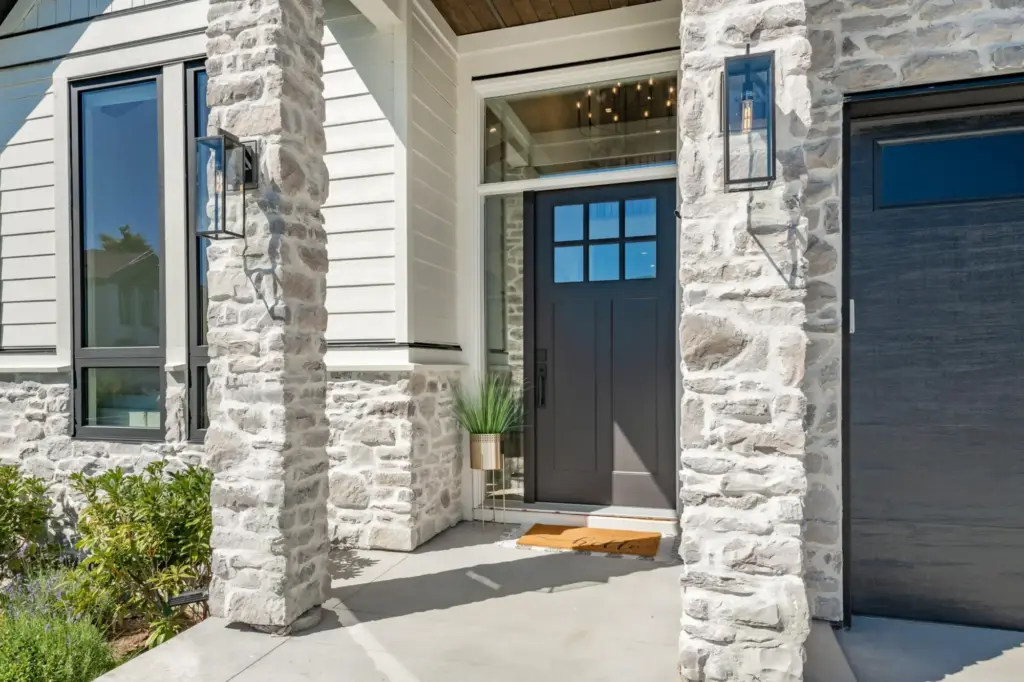 Entry Doors, photo 2